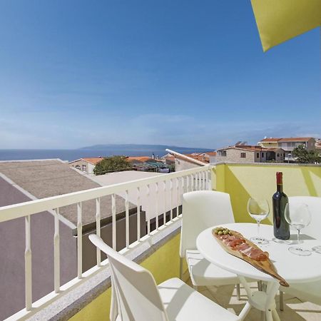 Stunning Apartment In Makarska Esterno foto